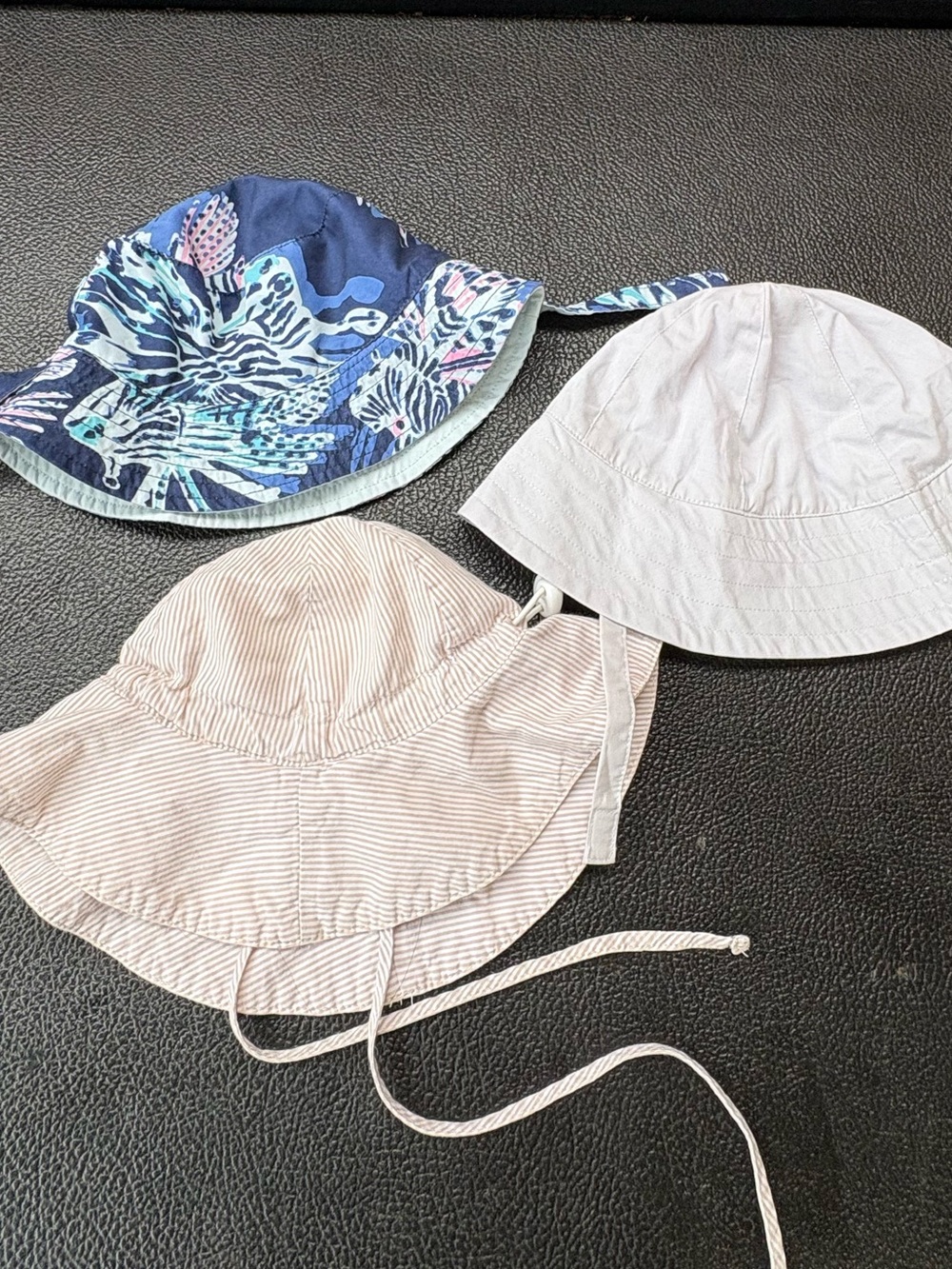 Baby set of 3 hats